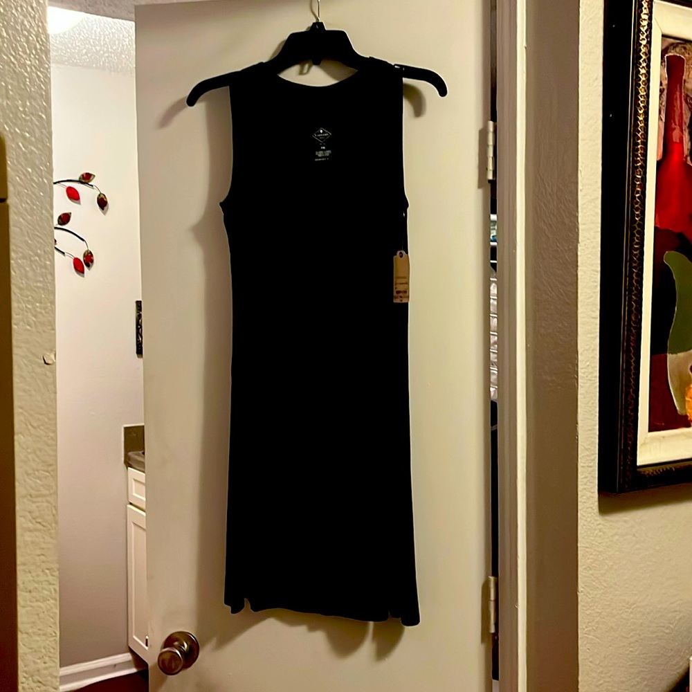 Brand new St. John’s Bay gray dress. Sleeveless size PM
Rayon Comfortable.